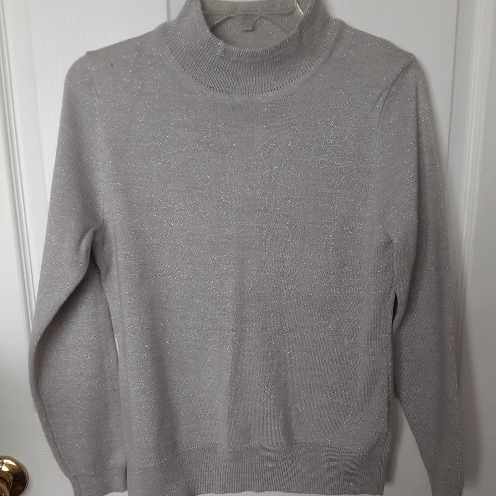 Napa Valley Medium Petite Grey Turtleneck w/Silver Metallic & Long Sleeves